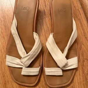 LOQ Cream Leather Twist Strap Slide Sandals